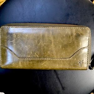 Frye wallet